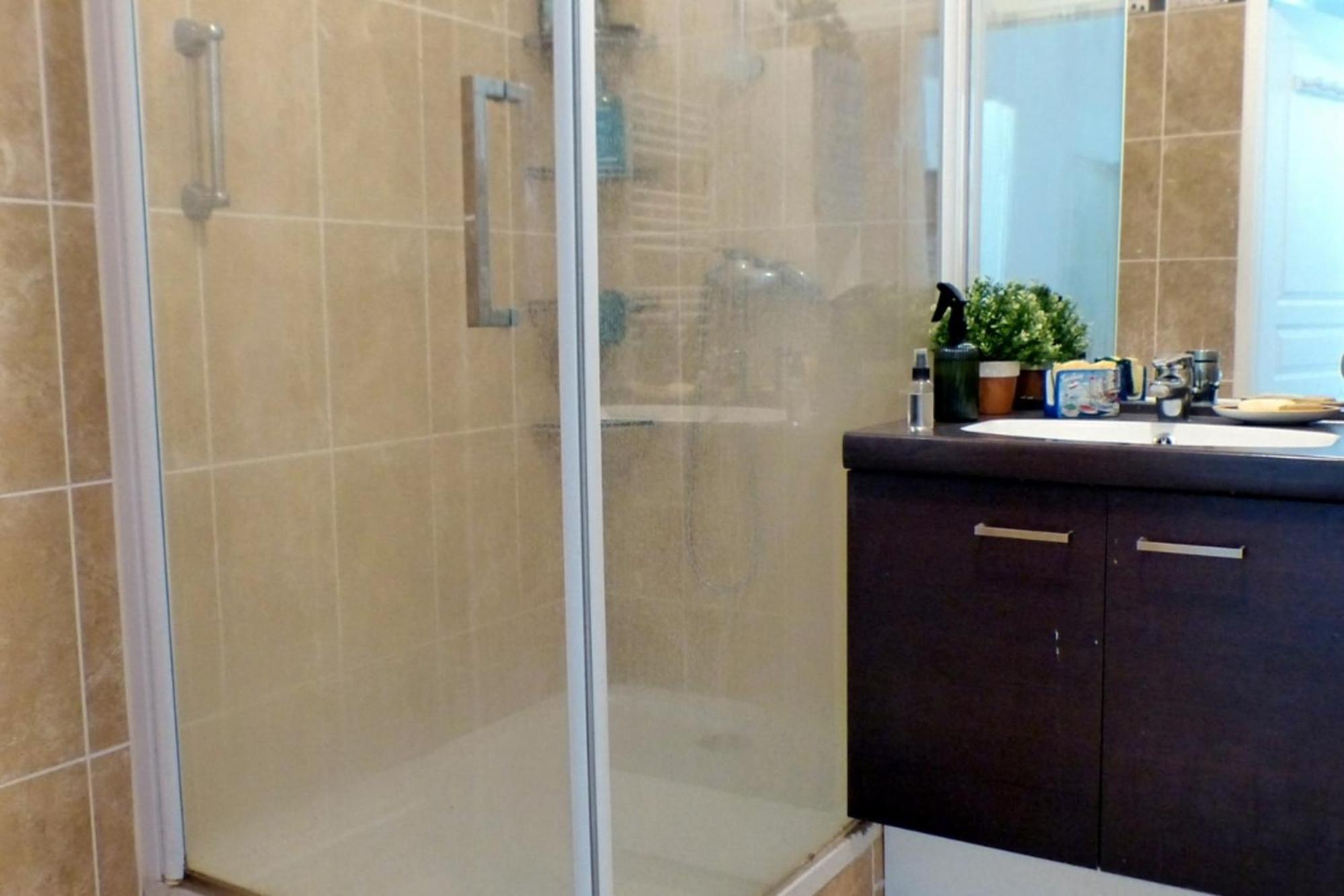 The 2 Bedroom With Balcony - Near Park